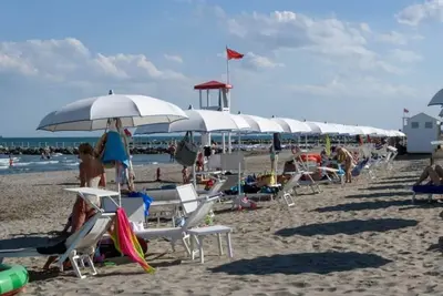 Image de Sophisticated Venice Lido Apartment Moments from the Beach