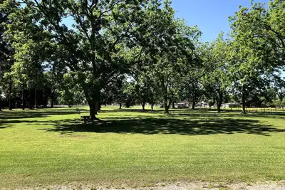Image de Tiny Home on 3 park like acres in New Iberia, La