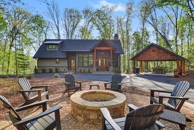 Image de The Lake Escape-Where Fire-pit Meets Hot-tub