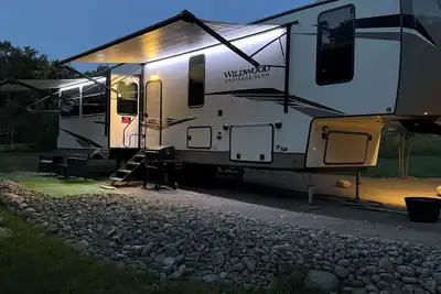Image de Fabulous 3-bedroom Rv with direct access to the Sebasticook River!