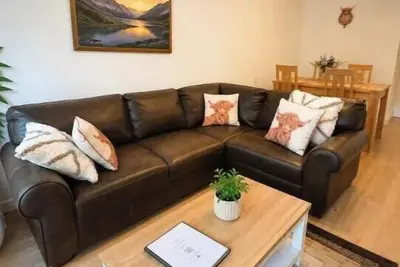 Image de Stylish & Spacious Inverness Retreat | Walk to City Centre, Train & Bus Stations