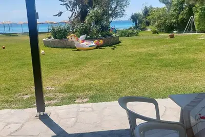 Image de Appartement « Marina's Houses By The Sea - Apt 3 » avec vue mer, Wi-Fi et climatisation
