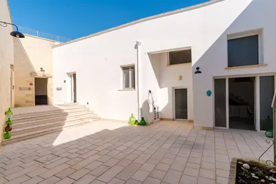 Image de Villa « Dimora Storica Jolanda à Uggiano » avec terrasse partagée, Wi-Fi et climatisation