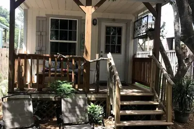 Image de Peaceful Cottage Escape with Private Porch & Nature Views in Bacliff, Texas