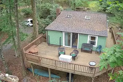 Image de Hidden Countryside Gem with Fire Pit & Tranquil Setting in Aspers, Pennsylvania