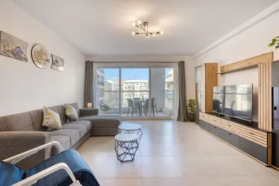 Image de Bright & luxury apartment with 2 balconies Jvel1-1