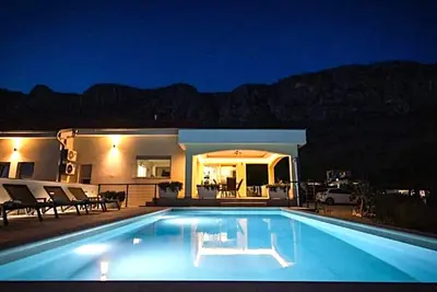 Image de Villa Stanzia Natura Neve by Villas Guide