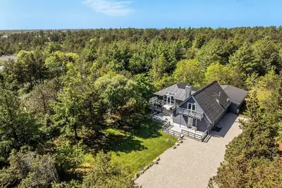 Image de Lovely 16-person pool house with spa, sauna and large terrace