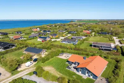 Image de Renovated holiday home with hot tub, sauna and shelter