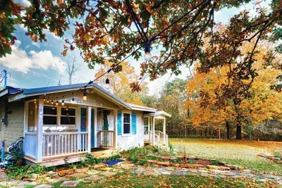 Image de Farmhouse Retreat on 75 Acres with Fiber Wi-Fi, Near DeSoto
