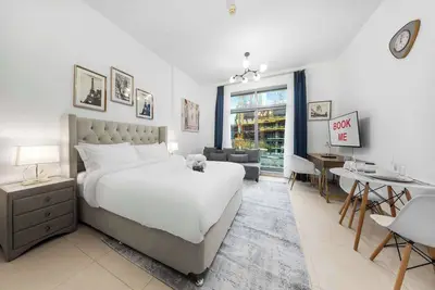 Image de Free housekeeping visits during your stay - StayShort - Modern Studio that Sleeps 4 in Downtown!