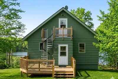 Image de 1-of-A-Kind/Authentic, 4br, 2. 5ba Cabin Voyager Village w/amenities!