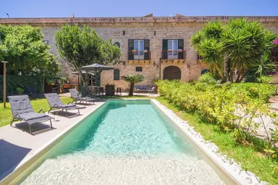 Image de A prestigious historic estate with a pool, in Segesta, near the beach in Alcamo