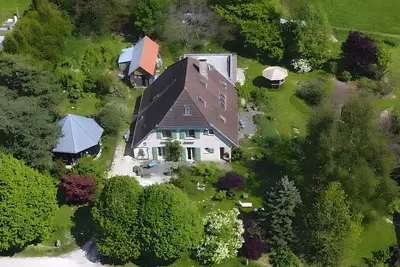 Image de Gîte « À l’Ombre des Tilleuls » avec jardin privé et Wi-Fi, 2 personnes