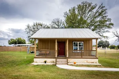 Image de Relaxing Fredericksburg Hill Country Cottages with Porch Swings & Private Wine Collective Access in Texas