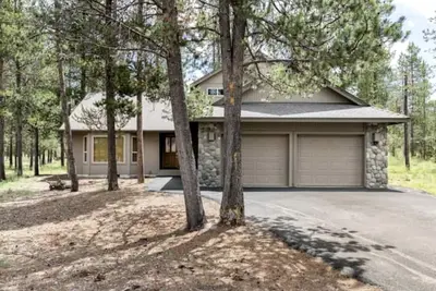 Image de Spacious Family Vacation Home with Hot Tub Near Sharc Sunriver Oregon