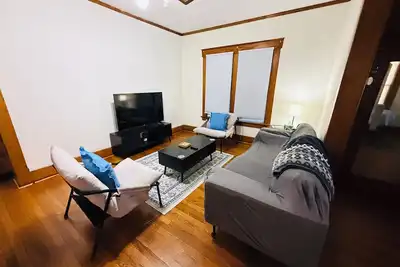 Image de Downtown Creston Hideaway walk-in distance to uptown!