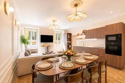 Image de Best location · Luxury new 5br · Sleeps 12 · Ac