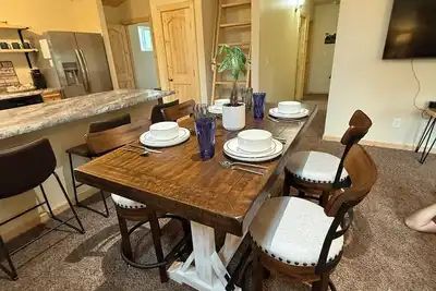 Image de Fantastic cabin retreat for 6 with 2 bathrooms and Ac in cozy Heber-Overgaard