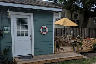 Image de Peaceful Cottage Stay with Private Deck and Grilling Areas in Bacliff, Texas