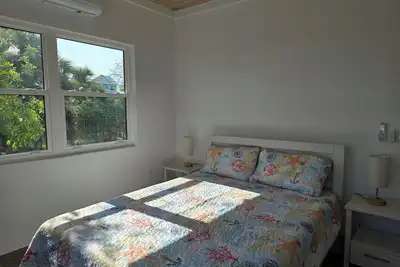Image de New 4 bedroom house in Spanish Wells just steps away from the beautiful beach.
