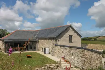 Image de Reddaway Threshing Barn, pet friendly, with hot tub in Okehampton