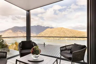 Image de The Beech Villa - Mountain and Lake Views with Private Spa