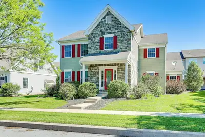 Image de 5 Mi to Downtown: Pet-Friendly Lancaster Getaway