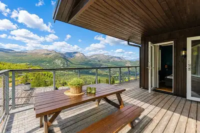 Image de Ski in/Ski out with Style and Scenic Views