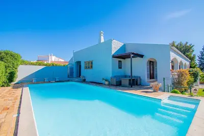 Image de Casa Santa Maria - Charming 4 Bedroom Family Villa with  Pool – Walk to Carvoeiro