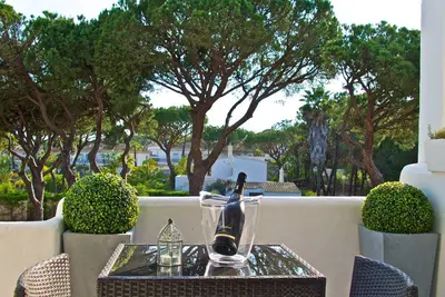Image de Modern Villa in Vale do Garrão - Sleeps 6. Short Walk To Garrao Beach