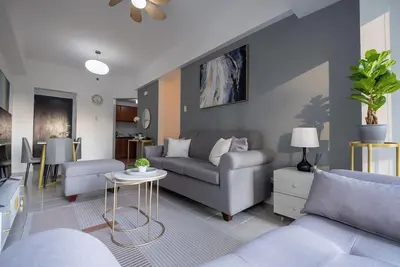 Image de Cozy 2br in Bgc - Fast Wi-fi 58\" Uhd Tv