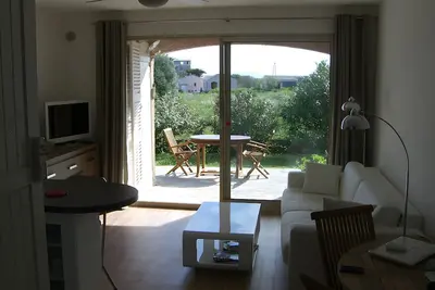 Image de Appartement « Avec terrasse proche mer » : vue montagne, terrasse privée, climatisation