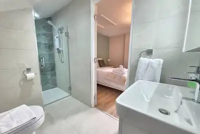 Image de P & N Villa | En-suite | Private Parking
