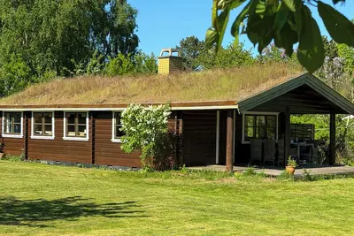 Image de Cabane en rondins avec toit de chaume, à 800 m de la plage