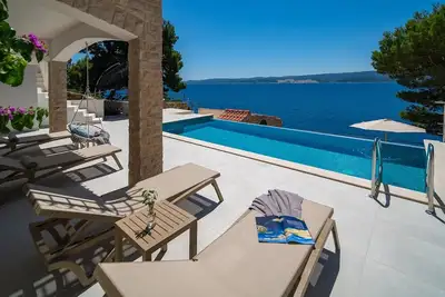 Image de Beachfront Villa Nino, 5 bedroom villa with heated pool in Stanići