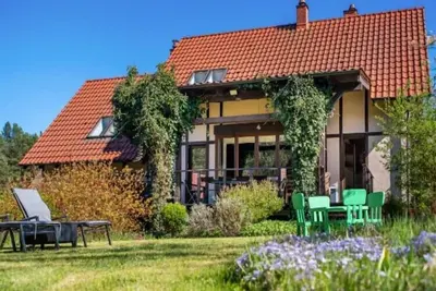 Image de Grande maison de vacances confortable avec jardin