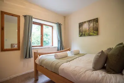 Image de Cottage-Sdb privée avec baignoire et douche-Vue sur la cour-Devon