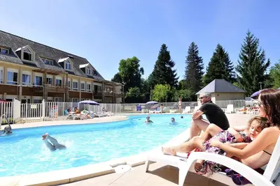 Image de En surplomb du Lot | Accès piscine | Sauna