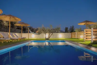 Image de Villa Helyra • Private Pool • Sunset Views & Peaceful Atmosphere