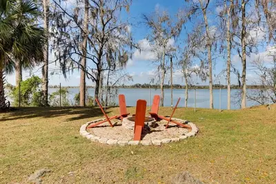 Image de Lakefront Pamona Retreat w Deck & Fire Pit