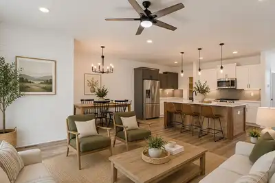 Image de Spacious 4-bedroom Sunny Home 4/3. 5