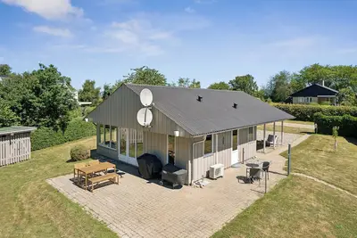 Image de Charming holiday home near beach and nature