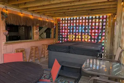 Image de Pirate Willy's – Adventure-Filled Corolla Retreat with Hot Tub & Tiki Bar