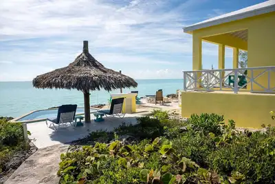Image de Newly Remodeled Home Calm Caribbean Pool