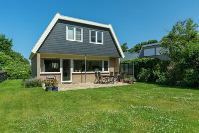 Image de Spacious detached house in a quiet park in Callantsoog, near the sea.