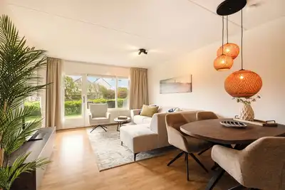 Image de A beautiful, modernly furnished vacation rental for 4 people, located right across from the beach entrance in Callantsoog!