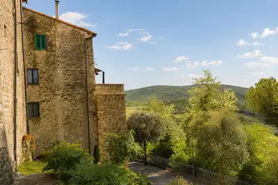 Image de La Castellana – Restored 14th-Century Medieval Home & Garden & Tuscan Hill Views