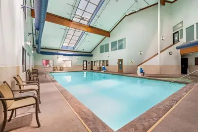 Image de Two Pet-Friendly 2-Floor Suites w/ Free Breakfast & Parking +Indoor Pool Access