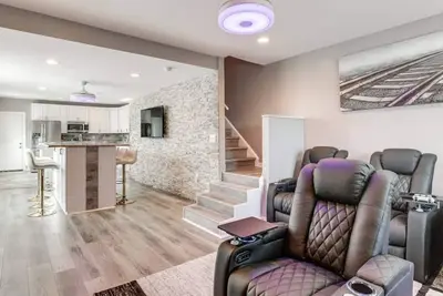 Image de Upscale Philly Retreat | Hot Tub, Arcade & Theater